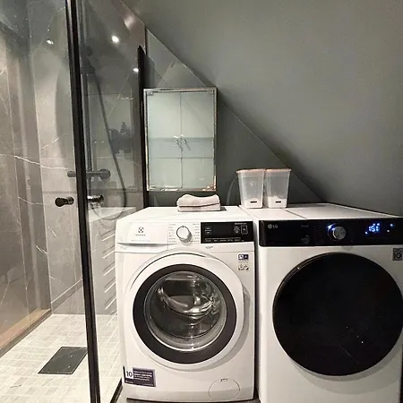 Super Family - Location! Villa